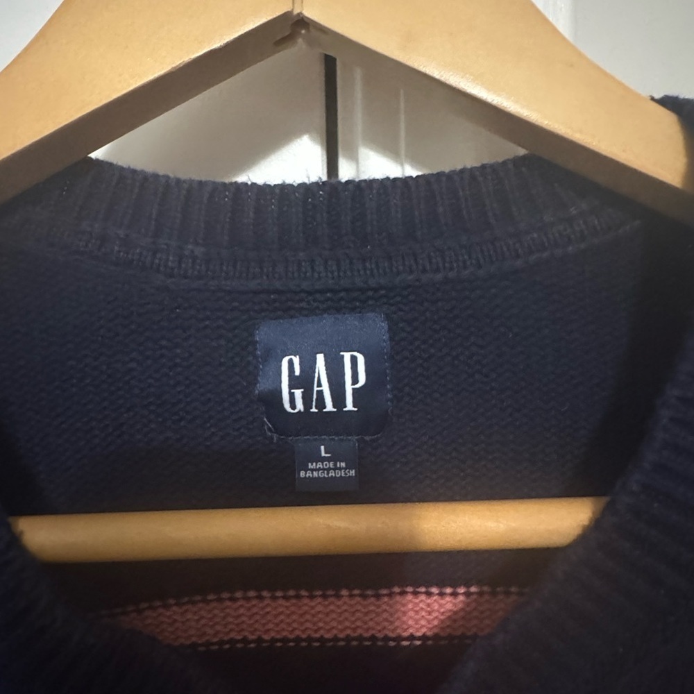 GAP Navy and Pink Knit Sweater - Picture 2 of 4